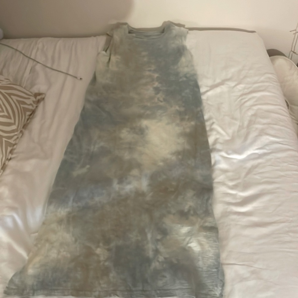 Women’s universal thread dress